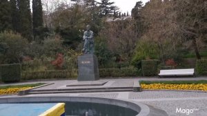 Стоит ли ехать в Ялту в апреле?