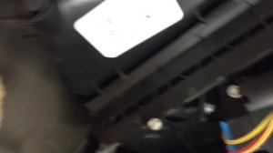 Замена салонного фильтра Volkswagen Touareg 2005 3.2L V6