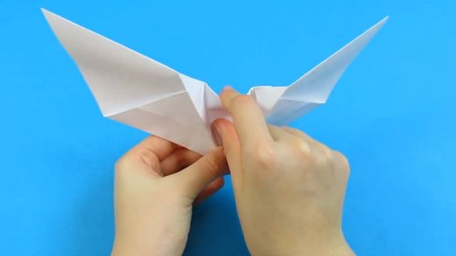 How to make a paper bat. Origami bat flaps its wings. смотреть онлайн