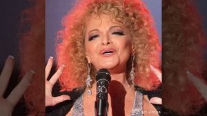 А в ресторане, а в ресторане, а там гитары, а там цыгане! (песня)