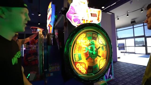 24 HOUR OVERNIGHT ARCADE CHALLENGE! (JACKPOT) смотреть онлайн
