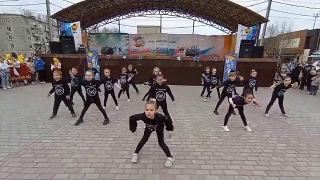 Мама купи песика учить танец смотреть онлайн