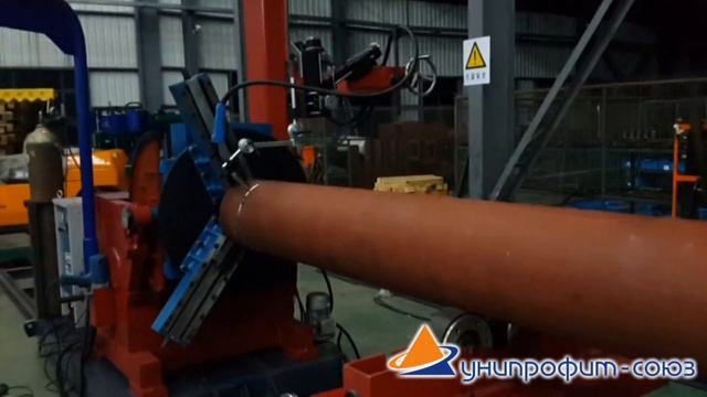 Стенд для сборки фланцев путем перемещения трубы. Сварка воротниковых фланцев 2-мя горелками смотреть онлайн