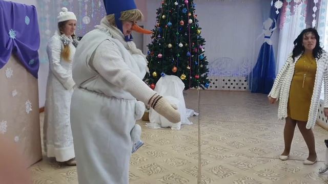 новый год в яслях смотреть онлайн