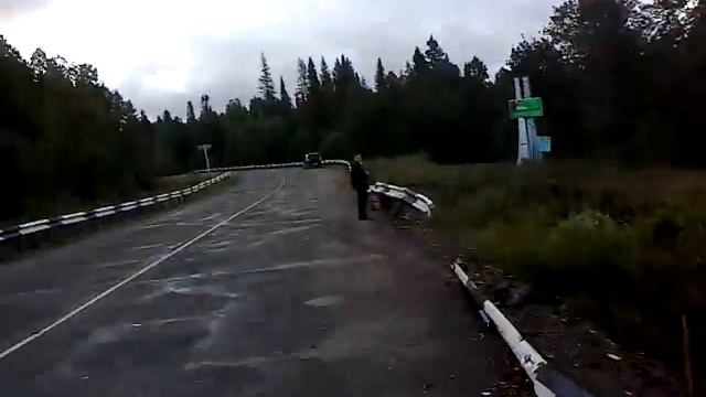 Лесовоз упал с моста. смотреть онлайн