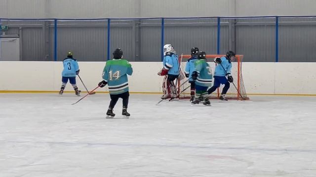 Мощный????ДЕТСКИЙ хоккей в Кыштовке??? смотреть онлайн