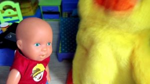 ПОЧЕМУ ОНА ЗА МНОЙ ПОВТОРЯЕТ??? Катя и Макс веселая семейка! Смешные куклы БАРБИ сериал Даринелка