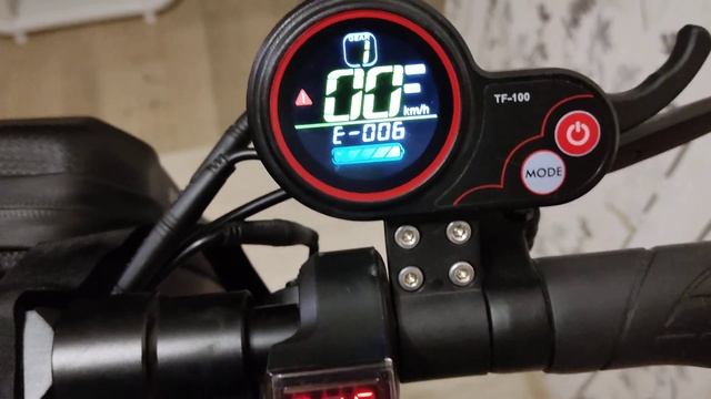 Электросамокат Куго М5 сломался. Загорелся восклицательный знак на бортовом компьютере. Что делать?