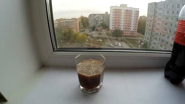 Эксперимент: Кока кола vs молоко смотреть онлайн