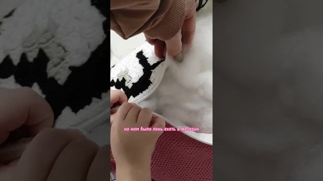 Вязаная подушка в технике с2с