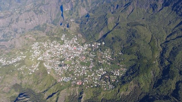 La Réunion vue du ciel (4K) (Reunion Island from the sky) смотреть онлайн
