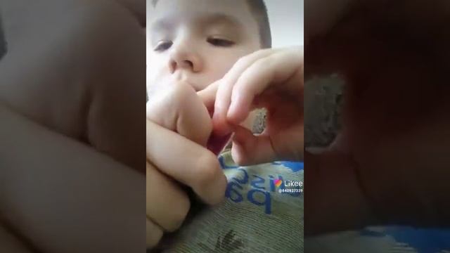 Когда мамы нету дома но делать нечего (видео из лайка) смотреть онлайн