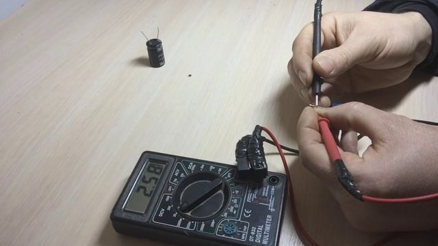 Как проверить конденсатор мультиметром смотреть онлайн