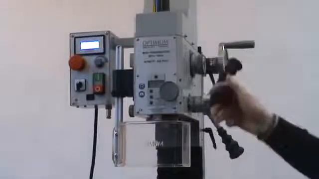 Фрезерный станок OPTIMUM BF 20 Vario видеообзор смотреть онлайн