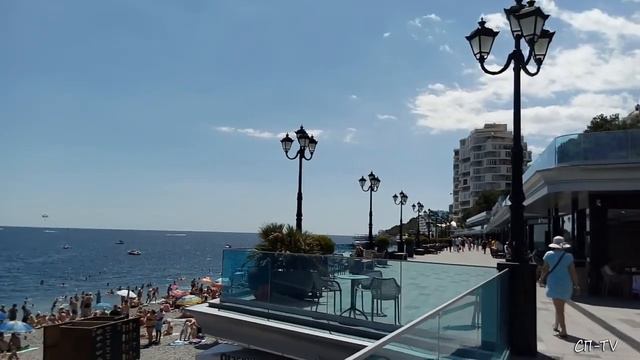 Ялта . Начало августа смотреть онлайн