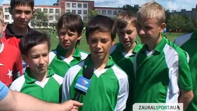 Открытие футбольного поля с искусственным газоном смотреть онлайн