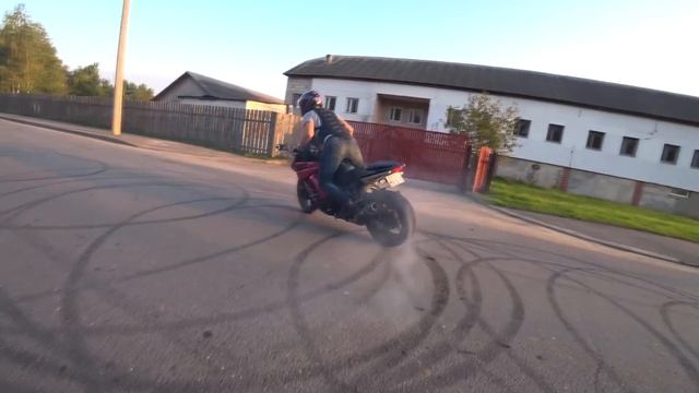 Kawasaki Z1000SX "Drift"Автопокрышка смотреть онлайн