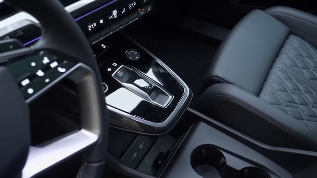 Essai AUDI Q4 Sportback e-tron - Que vaut le SUV électrique 1er prix d’Audi ? смотреть онлайн