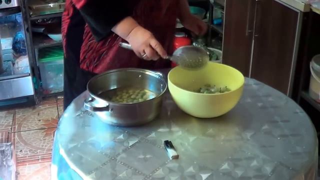 Варенье Из Крыжовника С Вишневыми Листьями. Вкусные Заготовки На Зиму смотреть онлайн