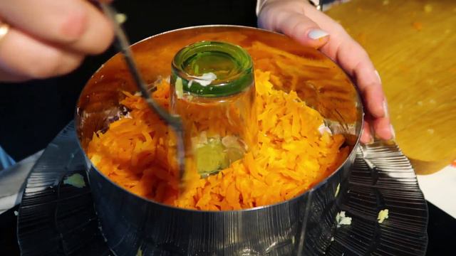 ВКУСНЫЙ САЛАТ НА НОВОГОДНИЙ СТОЛ смотреть онлайн