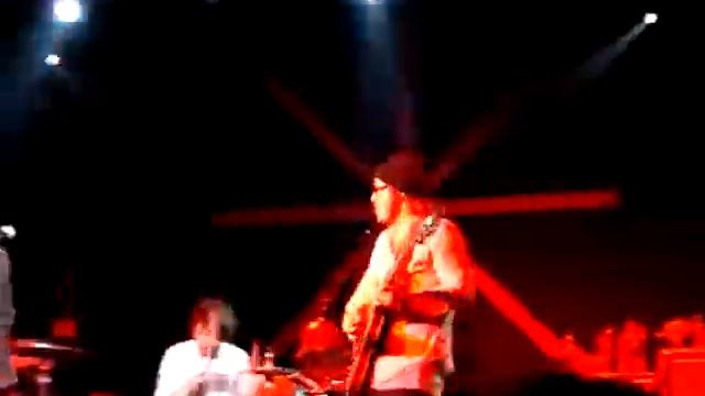 Fun covering Queen's Radio Gaga смотреть онлайн