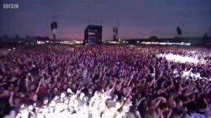 Bring Me The Horizon - Can You Feel My Heart ||Reading 2015|| HD