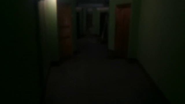 Глянцевый натяжной потолок в комнате. Будни монтажника 6 смотреть онлайн