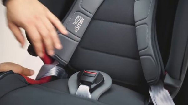 Britax Römer Advansafix IV R autosedačka 9-36 kg