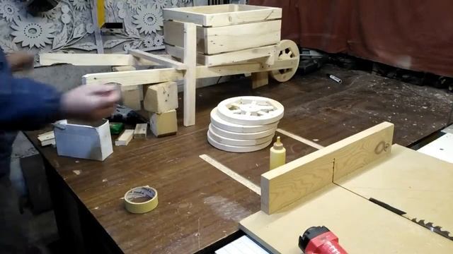 Крутая идея из деревянных поддонов.Тачка.Садовый декор.Amazing Design Ideas-garden Wheelbarrow.