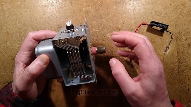 Blowing a high voltage fuse смотреть онлайн