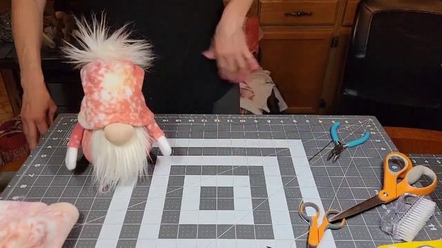 Gnome Hats; How to make a gnome. смотреть онлайн