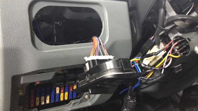 Автозапуск в Соболь (Газель). Установка автосигнализации Старлайн А 93, центр. замка на двери смотреть онлайн