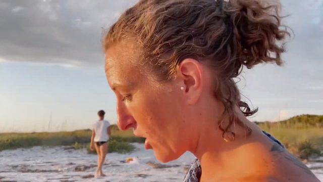 SHELL KEY PRESERVE KAYAK CAMPING IN FLORIDA (caught in a wind storm) смотреть онлайн
