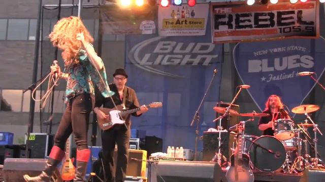 DANA FUCHS BAND "Handful Too Many" 7-19-14 смотреть онлайн