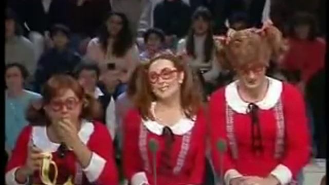 De Caunes et Garcia - Les soeurs Trio смотреть онлайн