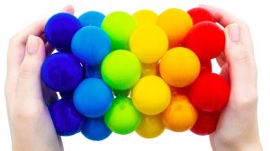 НЕОБЫЧНЫЕ РАЗНОЦВЕТНЫЕ СЮРПРИЗЫ Учить Цвета Мимимишки МАЛЫШАРИКИ Три кота Маша и медведь