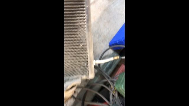 Пайка радиатора кондиционера Тойота Альфард. смотреть онлайн