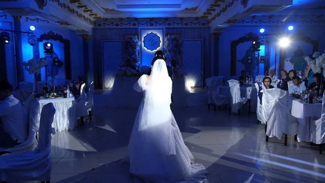 Первый супружеский танец семьи Утнасуновых под наше световое оформление ? (PREMIUM SHOW) смотреть онлайн
