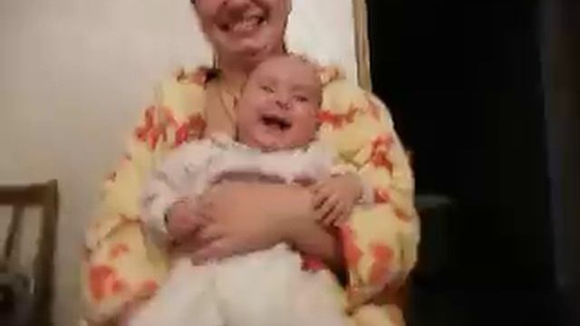 Первый детский смех в 3,5 месяца! смотреть онлайн