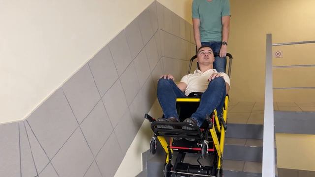 Процесс спуска на гусеничном электро подъемнике DS-11 смотреть онлайн