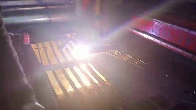 Резка тонкого металла . Ариа MC - 250 со станком партнёра "Тугур инжиниринг" - https://tg-prom.com/ смотреть онлайн