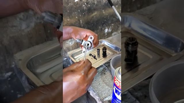 Servicing Fuso/Canter 4M50 Common Rail Injector Nozzle.