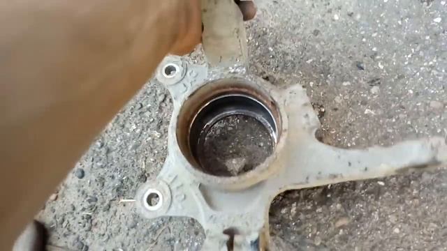 замена ступичного подшипника JAC S5 перед.mp4