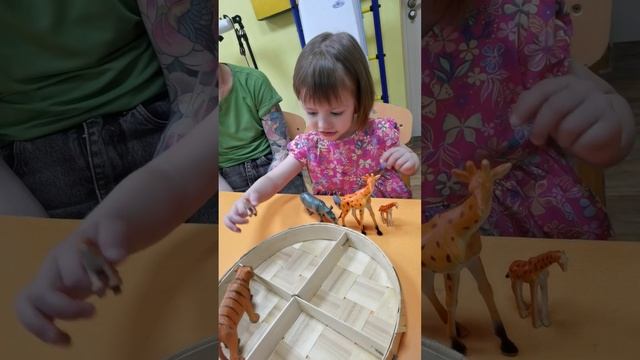 Как самим дома заниматься с ребёнком. Тема" Большой и маленький". Запуск речи. Вероника 2.11. смотреть онлайн