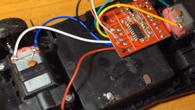 DIY! Как переделать радиоуправляемую машинку на аккумулятор? Перестань тратиться на батарейки!! смотреть онлайн