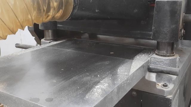 Такого не купишь, брутальная доска-блюдо для подачи шашлыка, мяса, с соусником. Из цельного ореха. смотреть онлайн