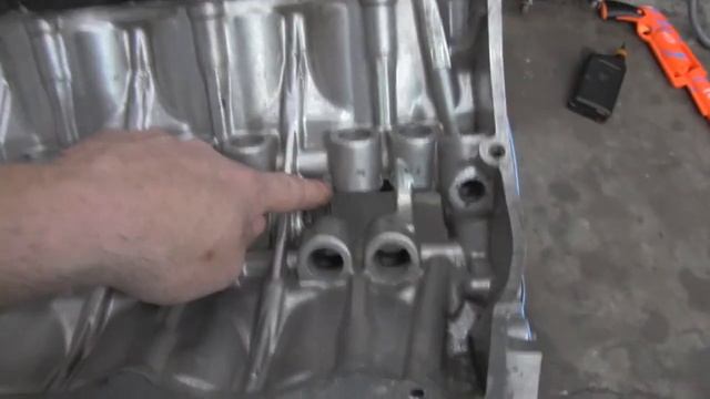 Scooter's 215 V8 part 1: oiling mods смотреть онлайн
