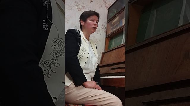 Звучит песня из репертуара группы " Браво", " Дай Мне Шанс !". Исполняет Наталия Николаенко. смотреть онлайн