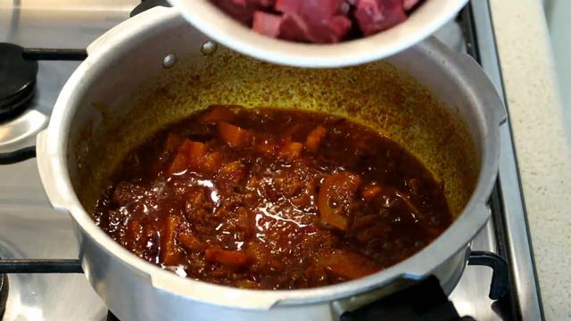 DHAL and MEAT Curry I Split pea and Meat Curry I Dhal Gosht. Angol Indian Style. смотреть онлайн