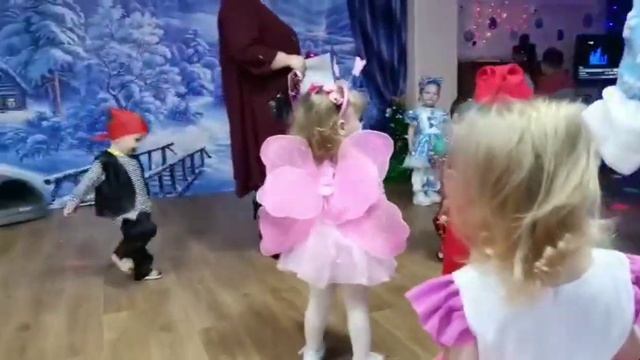 Новогодний утренник 2022 в группе раннего возраста "Лилии" смотреть онлайн